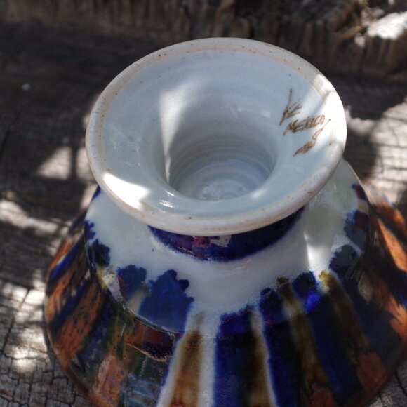 Beautiful Pottery Art Bowl Signed With - Picture 6 of 7